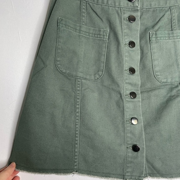 SIMONS olive green buttons front mini skirt - Picture 2 of 6